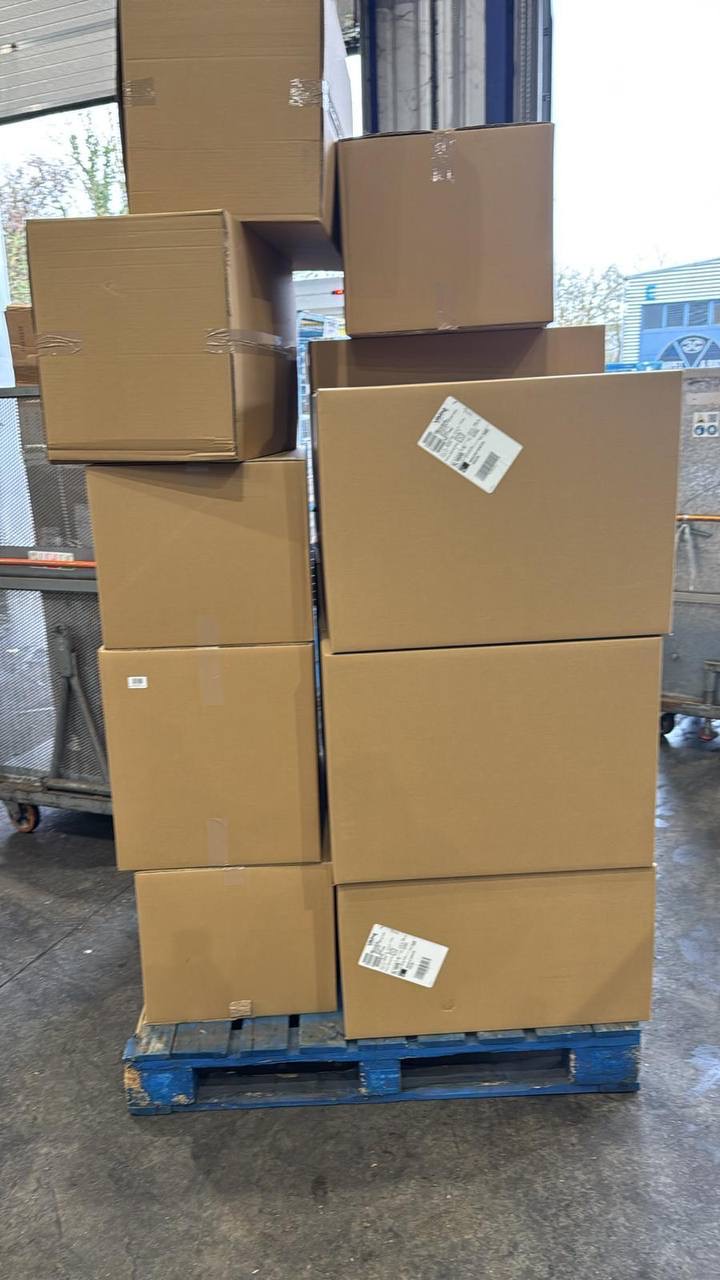 Pallet on the floor of the van